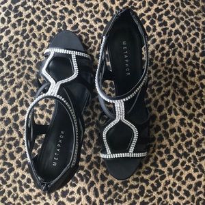 Sz 10 Metaphor satin shoes